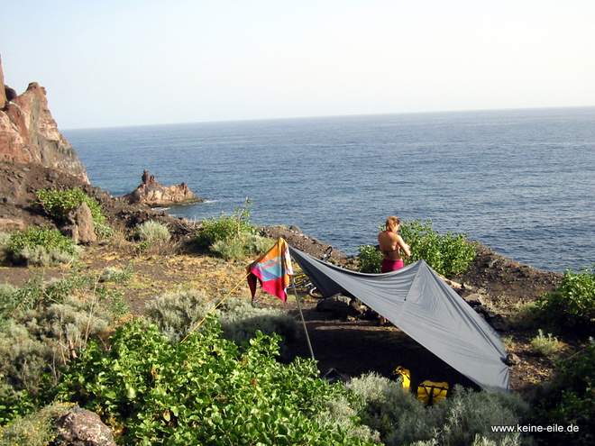Radreise Kanaren: Zeltplatz mit Blick aufs Meer auf El Hierro