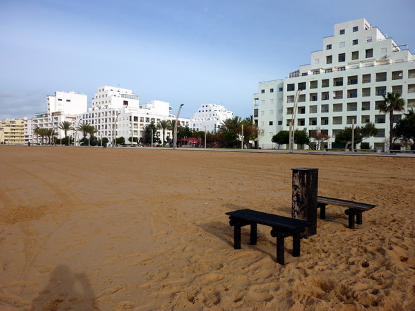 Die Appartementhäuser an der Promenade von Quarteira