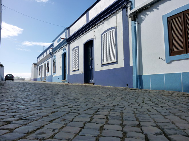 Häuserzeile in Cacela Velha, Algarve, Portugal