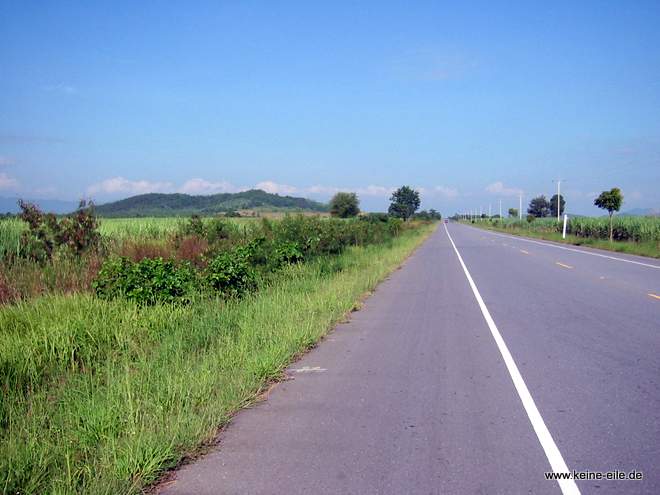 Straße nach Pang Si Lathon