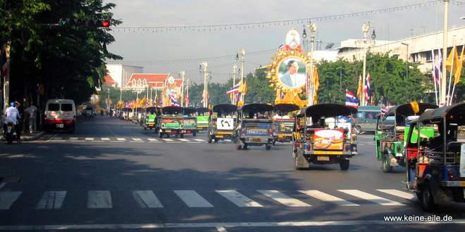 Tuk Tuk Parade in Bangkok