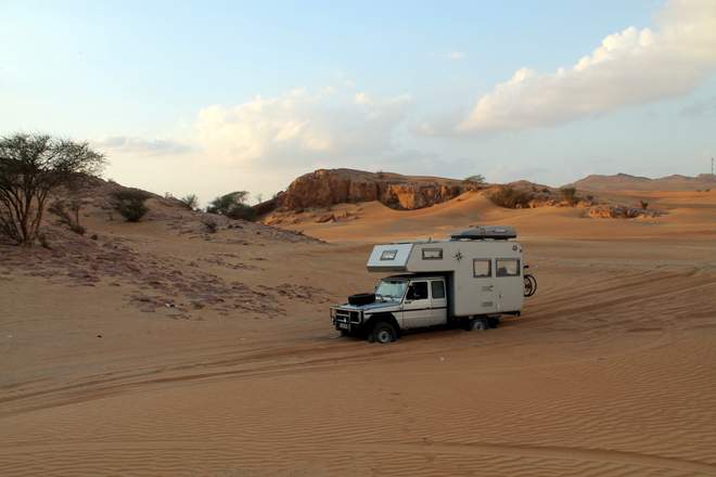 Mercedes Geländewagen G W461 in der Wüste in den VAE