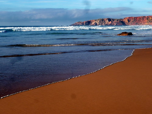 Praia do Amado quasi der Schwesterstrand des Praia da Bordeira, den man auch von Carrapateira aus erreicht.
