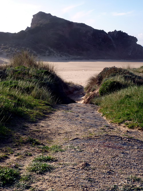 der Weg hinunter zur Praia do Amado