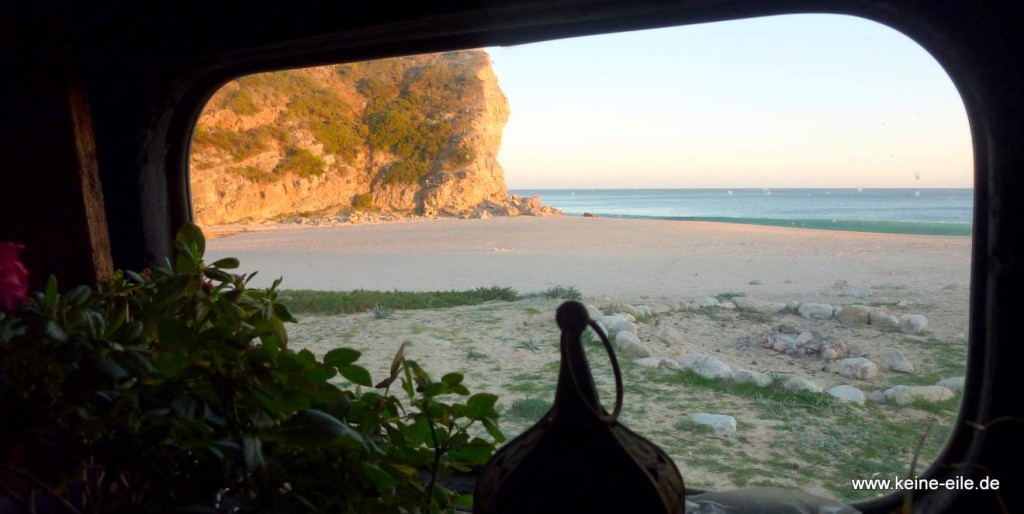Blick aus dem Fenster - am Strand Boca do Rio (Algarve)