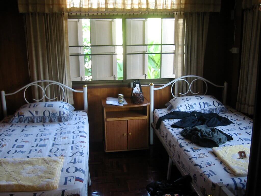 Unser Gästehaus in Mae Chan - Schlafzimmer mit 2 Betten
